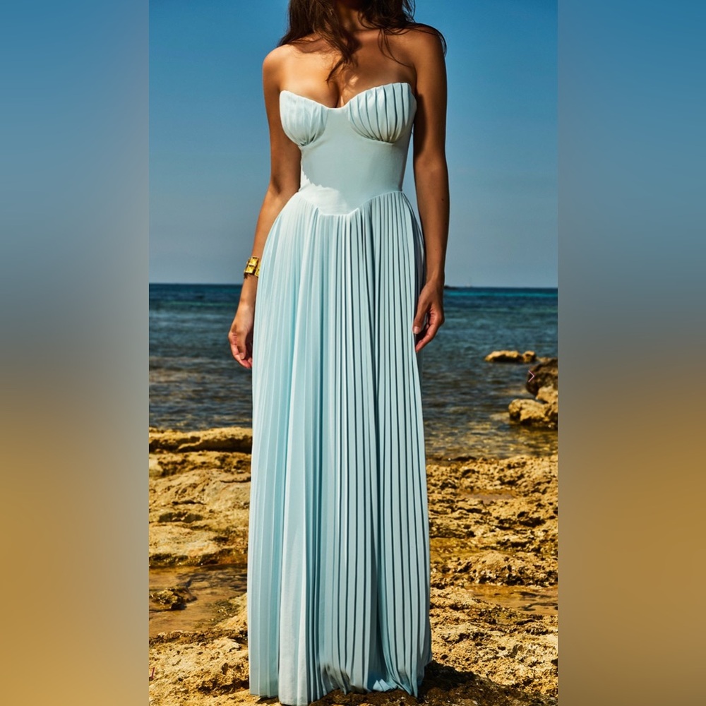 NWOT HOUSE OF CB MARCELLA OCEAN BLUE PLEATED MAXI DRESS 🦋💙